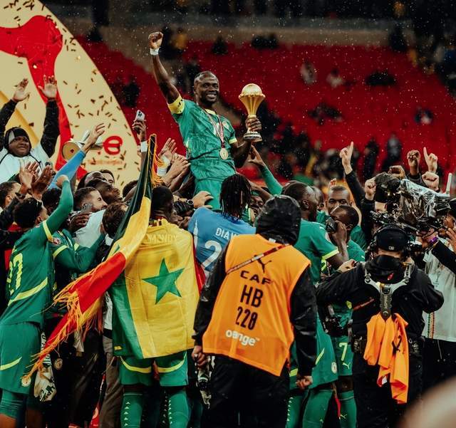 九游个人中心登录-非洲杯夺冠！总统宣布：球员12万美元+1500平米土地 全国放假